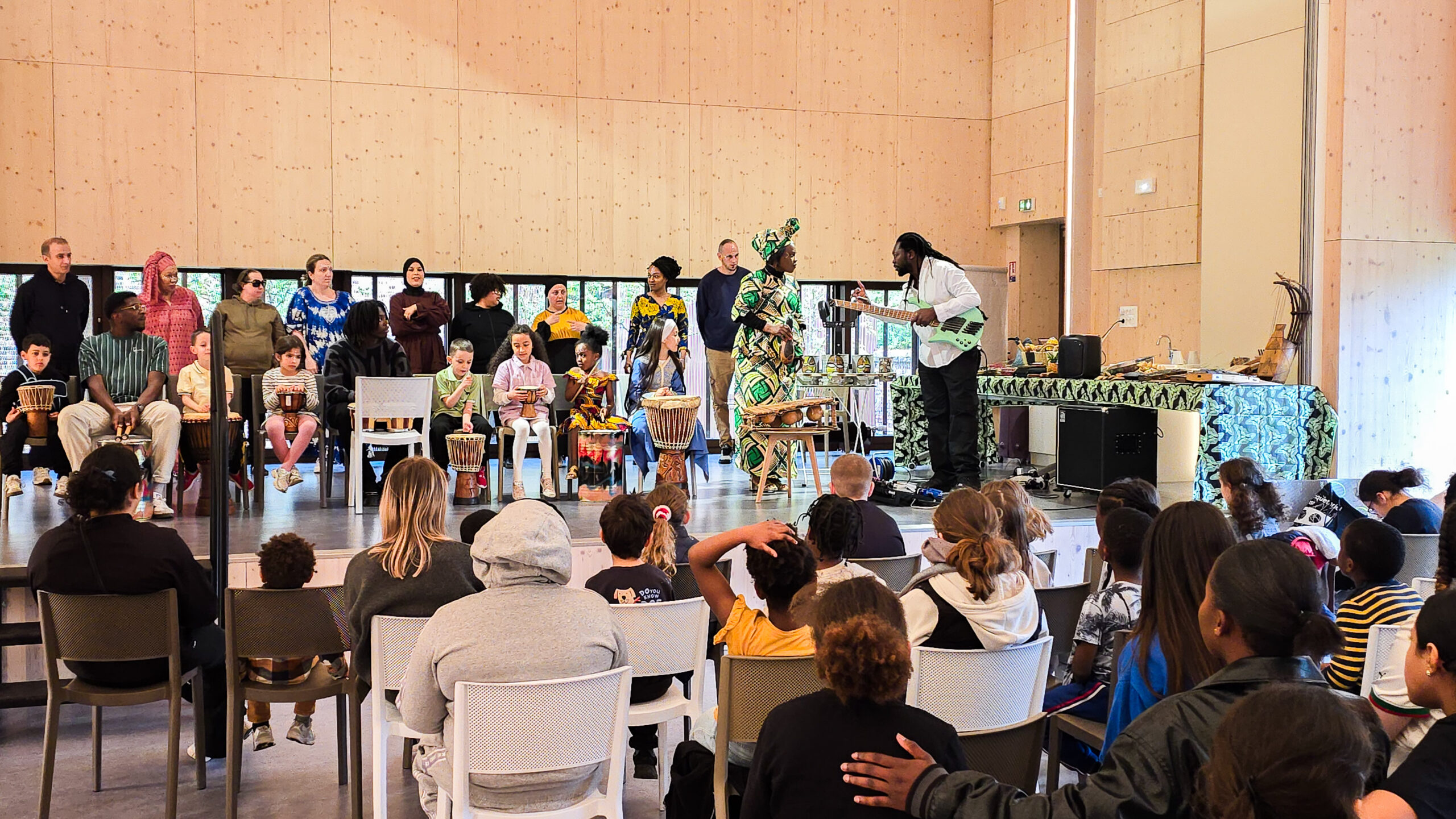 Atelier de Mel Malonga et Gladys Samba devant le public